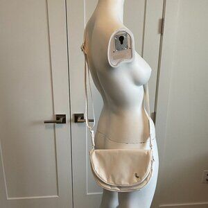 Lole Lightweight Hands-Free Active Nylon Crossbody Bag Cream White Sz OS NWOT
